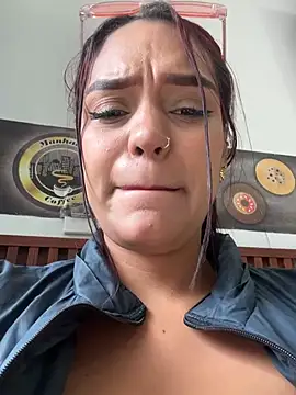 Sara-77 🎐 adult webcam chat