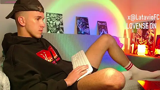 Midnighter_ webcam
