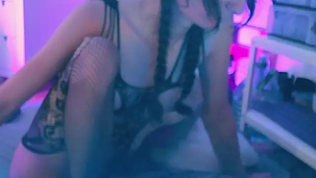 CeriseLapine live cam