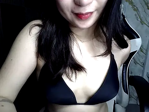 Mia_2022 webcam