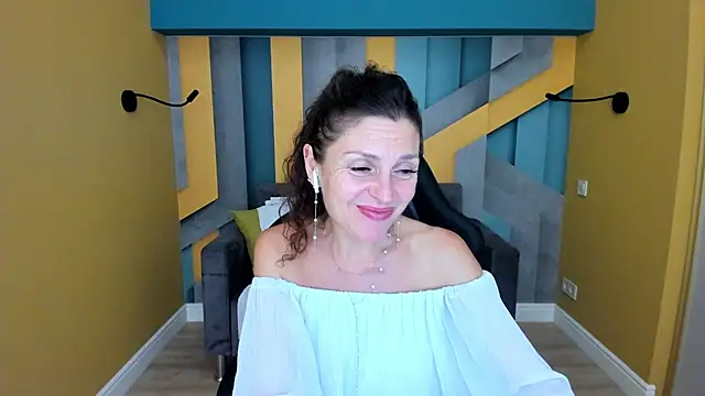 EllaLong webcam