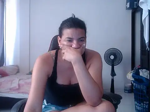 adriana_0312 (F milf) - Shake  boobs naked
