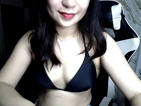 Mia_2022 webcam