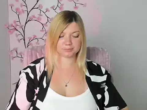 Lola_moree live cam on StripChat