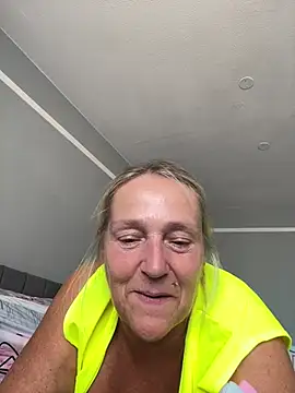 Blondnboujee53 webcam