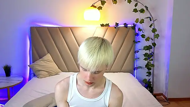 RonteCharlize webcam
