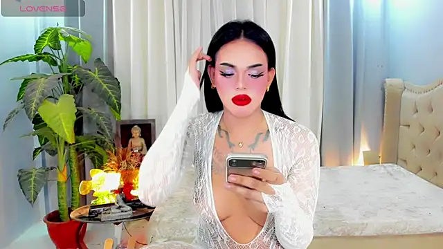 MochaliciousTransOnTop webcam