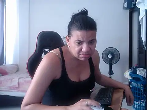 Adriana_0312 webcam