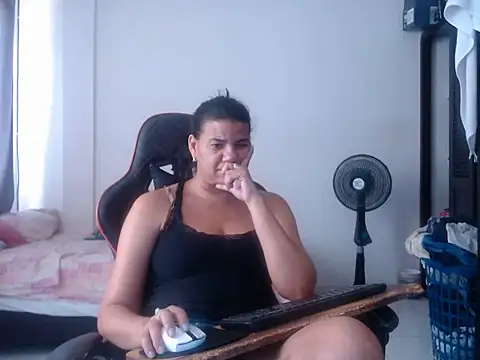 Adriana_0312 webcam