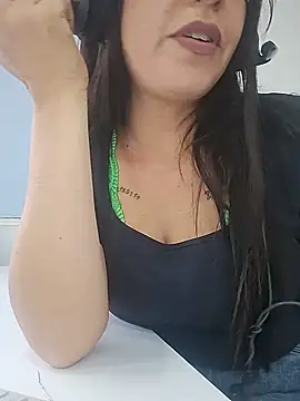 28nandinha live sex cam