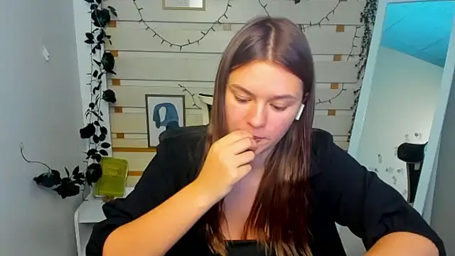 Josephine_Kiss webcam