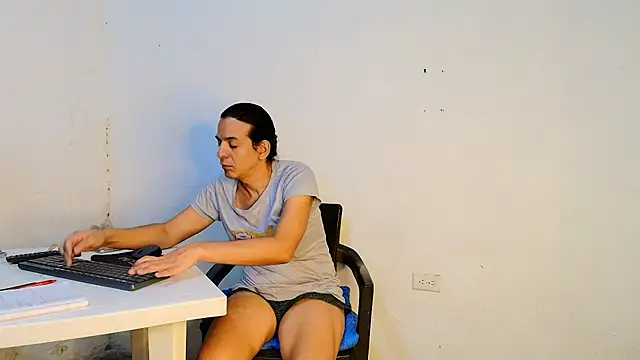 Oh_Tique webcam
