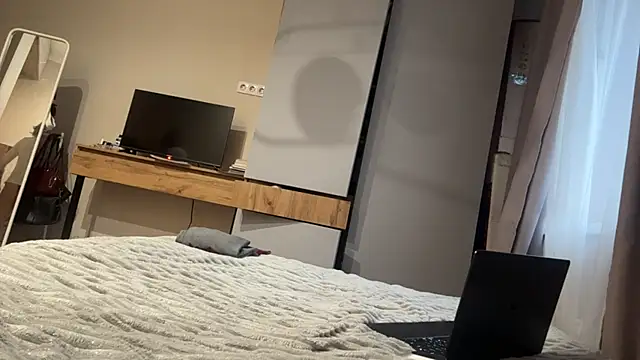 AnnaVelvetFire webcam