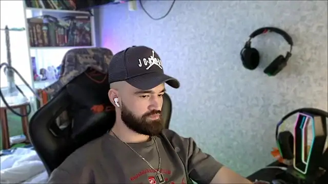 _Serious_Man webcam