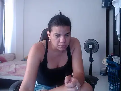 Adriana_0312 webcam