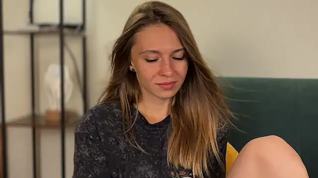 LovelyKatea webcam