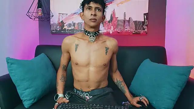 Maximoking26 webcam