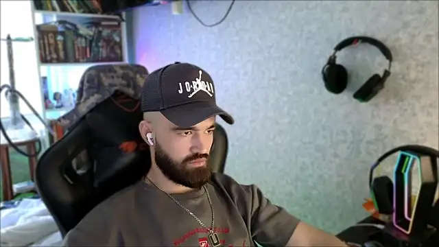 _Serious_Man webcam