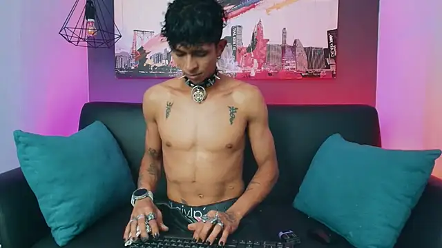 Maximoking26 webcam