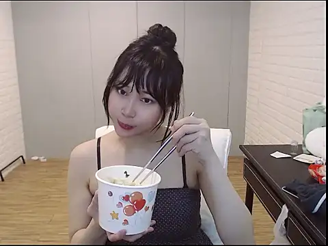 lingeringvoice webcam