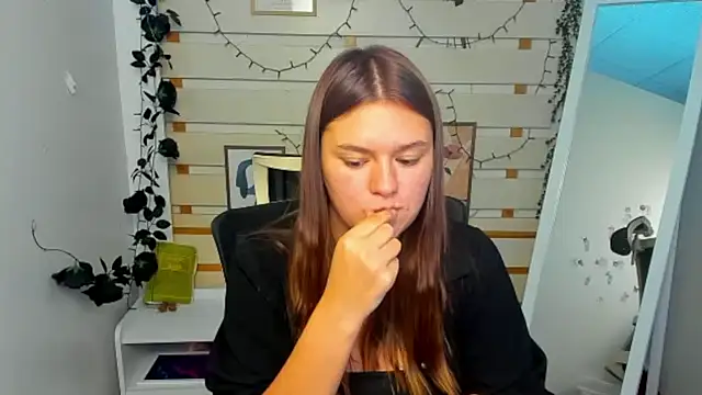 Josephine_Kiss webcam