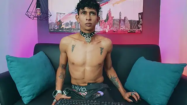 Maximoking26 webcam