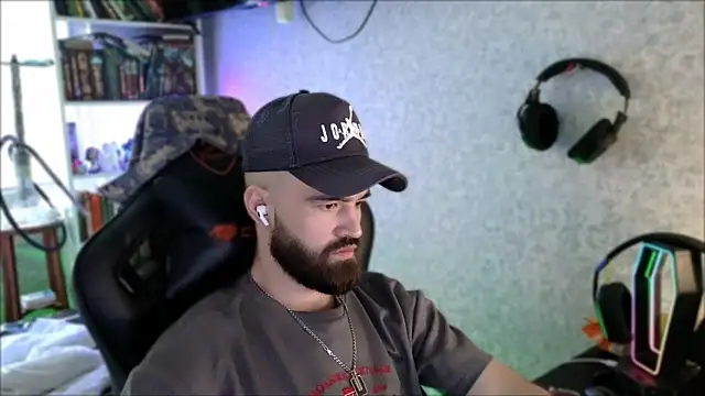 _Serious_Man webcam