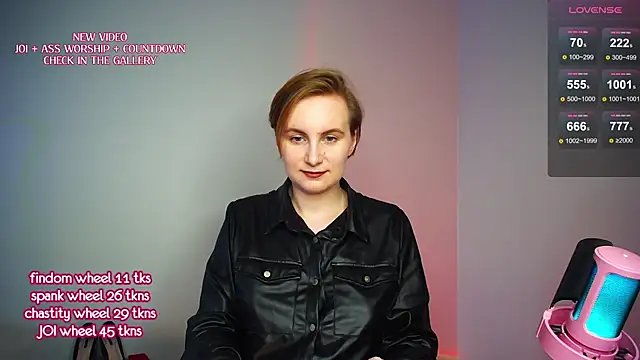 KinkyMissCherry webcam