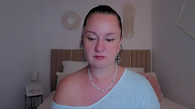 Miss_k1ss live cam on StripChat
