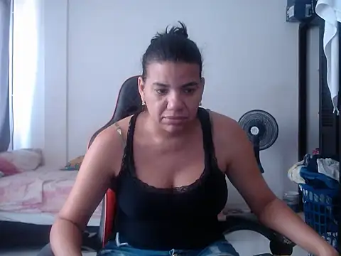 Adriana_0312 webcam