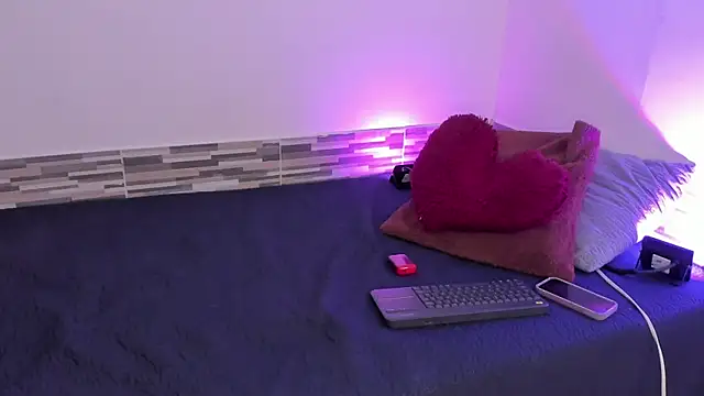 KittyVelve live cam on StripChat