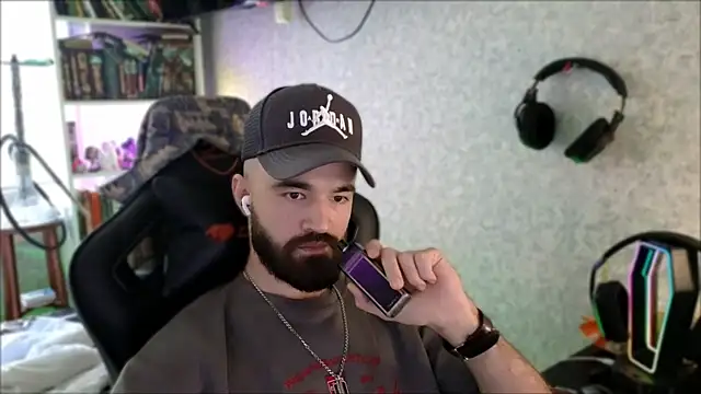 _Serious_Man webcam