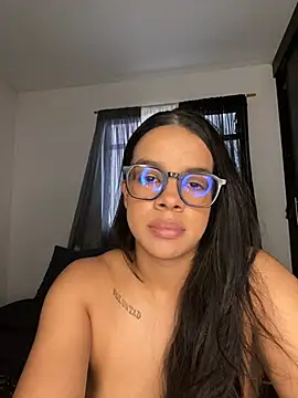 trianawhite live cam on StripChat