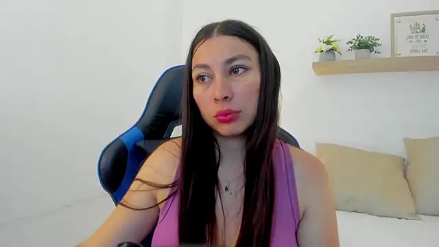 bella_99_ live cam on StripChat