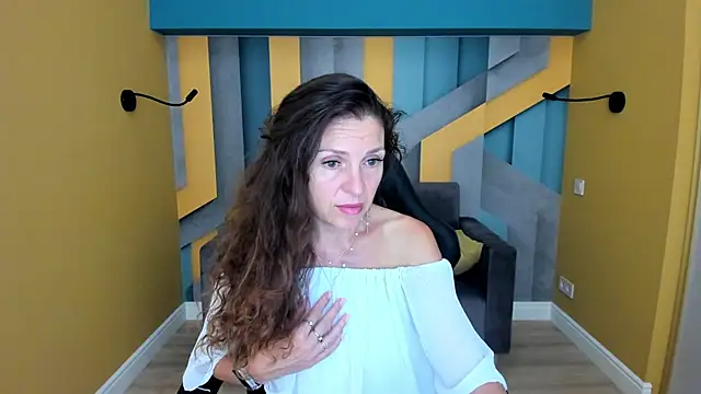 EllaLong webcam