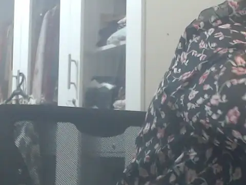NancyRuvi webcam