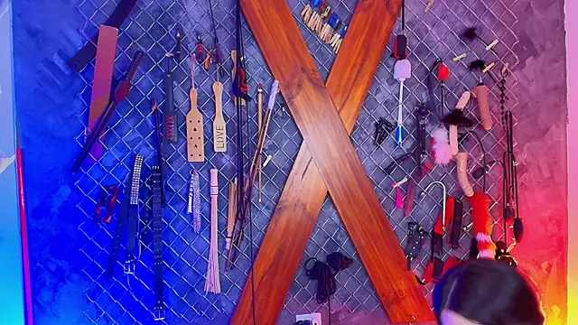 Mistress_lexi_bdsm live sex cam