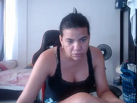 Adriana_0312 webcam