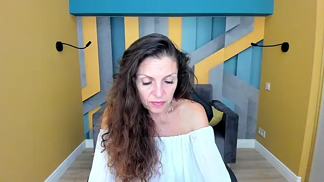 EllaLong webcam
