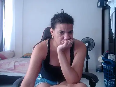 Adriana_0312 webcam