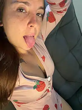 AMORINHA_S2_ live cam on StripChat
