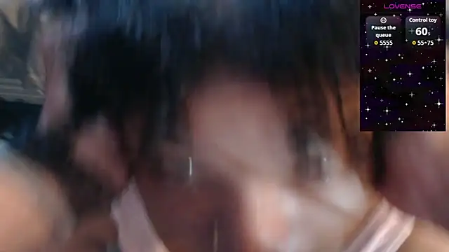 sugarbrown011 live cam on StripChat