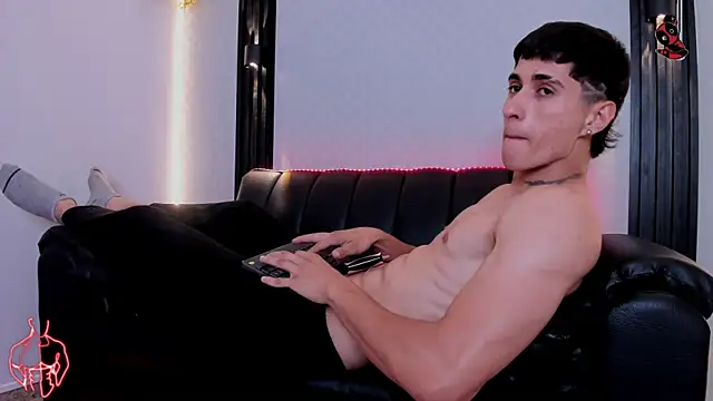dark_valentino_ - Dark_Valentino_'s free webcam - UK Sex Cams