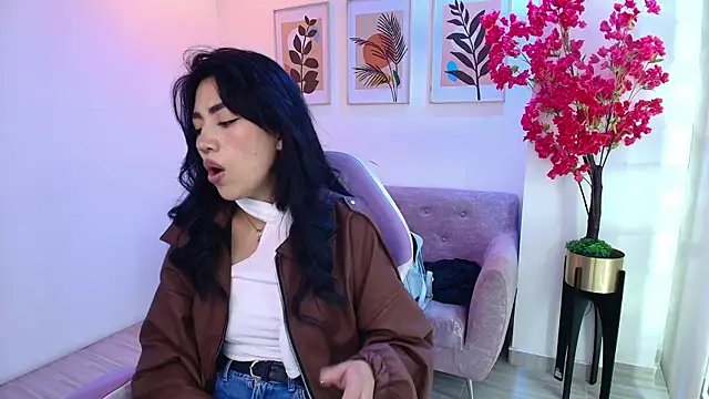 rainy_doll - Rainy_doll's free webcam - UK Sex Cams