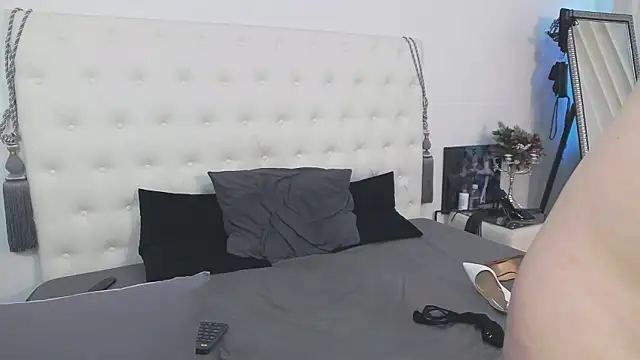 AlinaOnly webcam