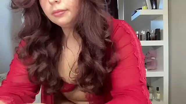 Elpatrona94 live cam on StripChat