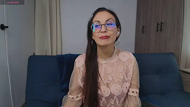 Swetisabella01 live cam on StripChat
