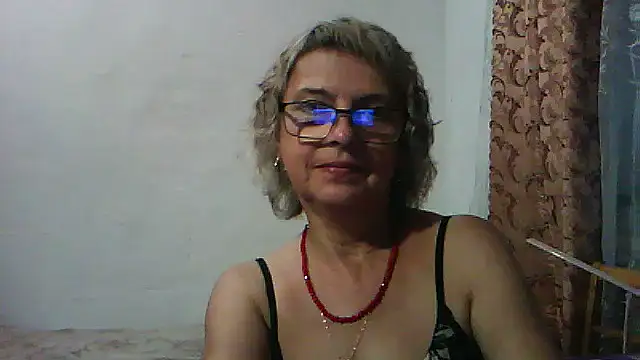 ElizabethGorden live cam on StripChat