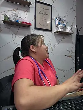 Melany-1 live cam on StripChat