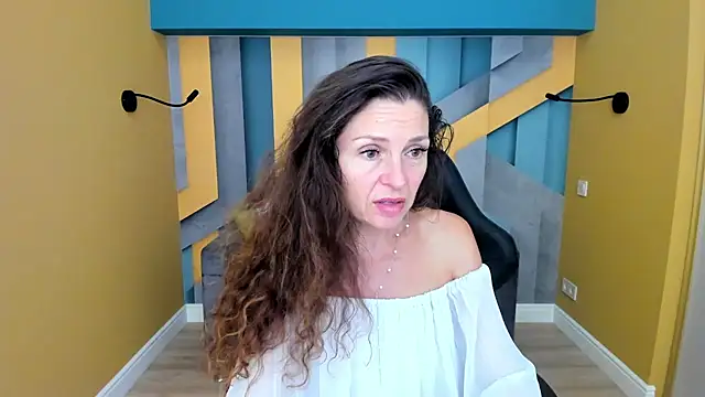 EllaLong live cam on StripChat